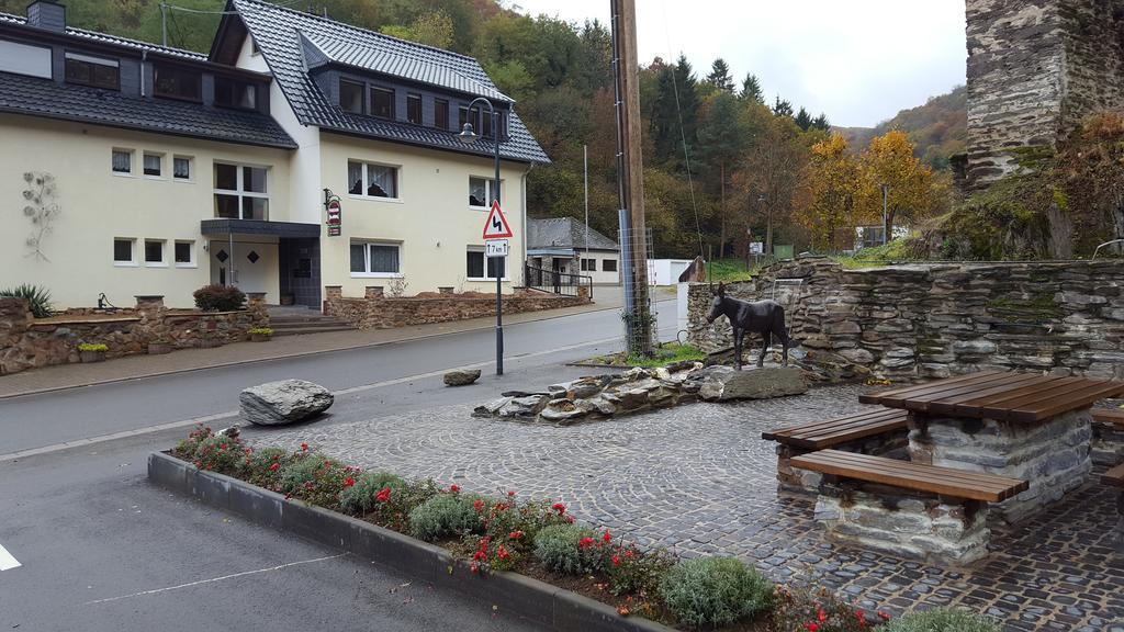 Steeger Tal Hotel Бахарах Екстериор снимка